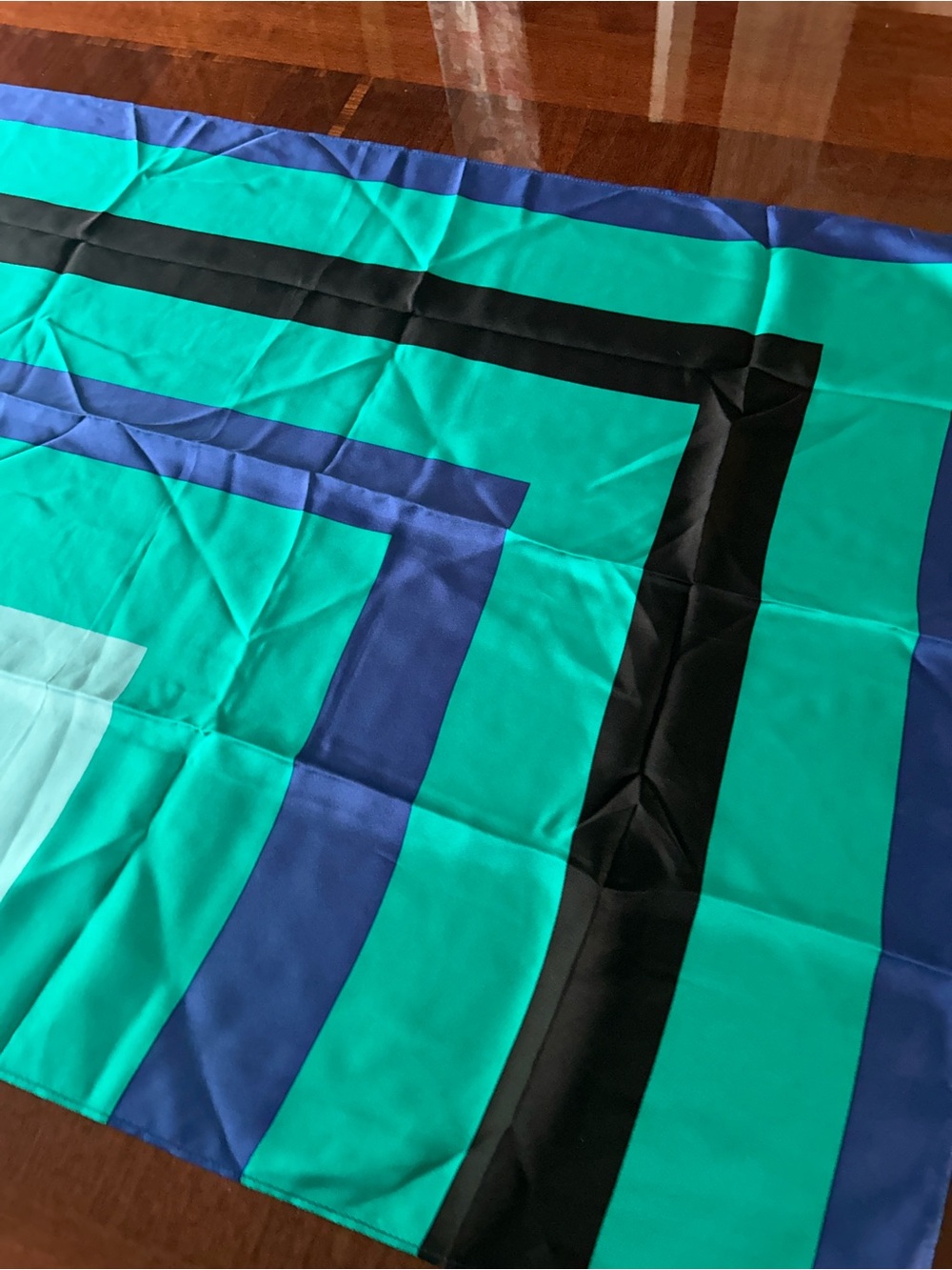 Teal, Turquoise & Navy Blue Satin Scarf 24“ x 70“ probably silk - Picture 7 of 10